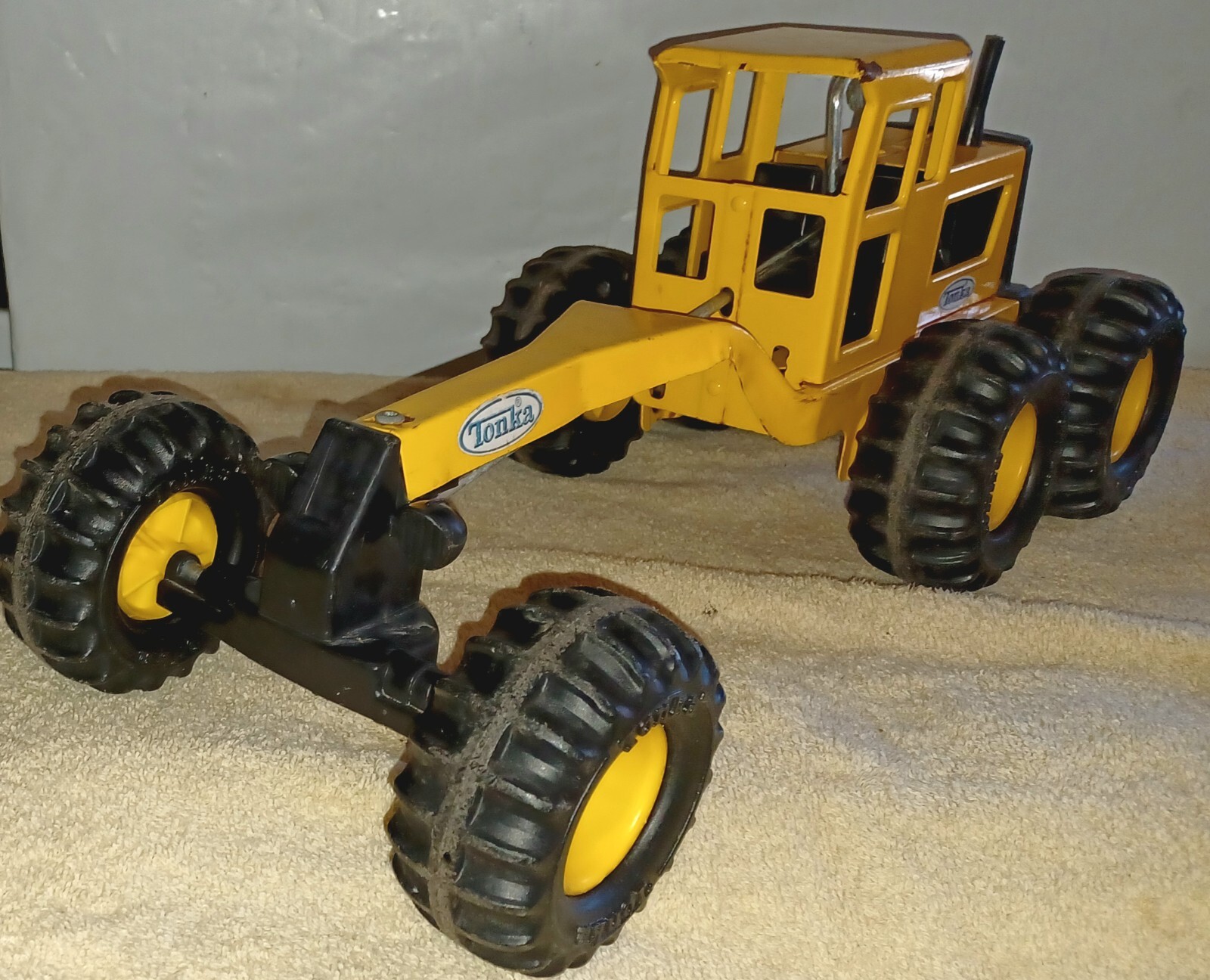 VINTAGE 90s Tonka 16180 Road Grader Metal Diecast Steel 17″ Yellow Construction