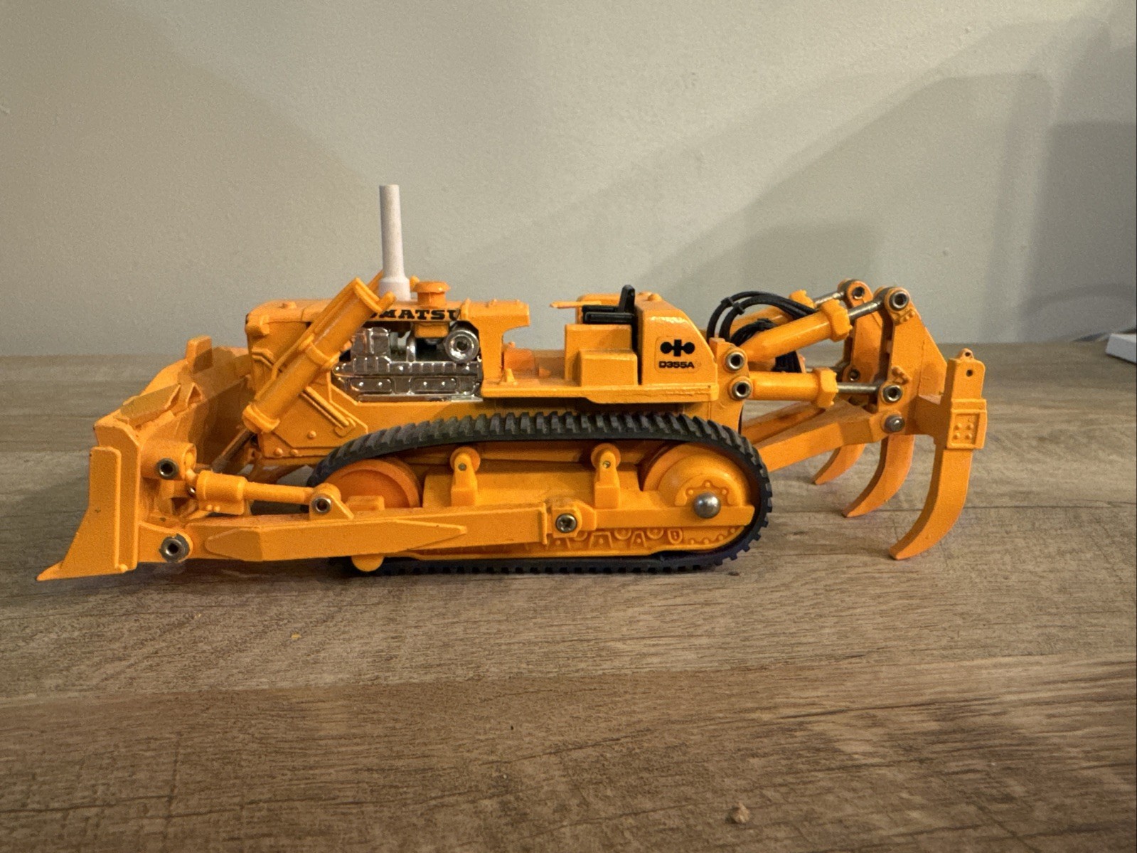 Komatsu D355A Crawler Tractor 1:50 Scale Discontinued Model Yonezawa Toys Japan