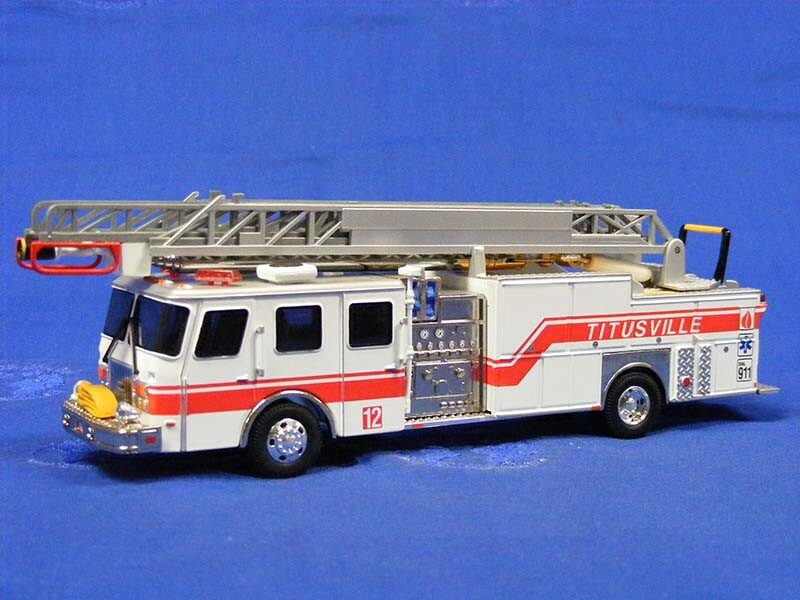 Corgi 54904 E-ONE 75′ Fire Ladder TITUSVILLE, FL 1/50 Brand-new MIB