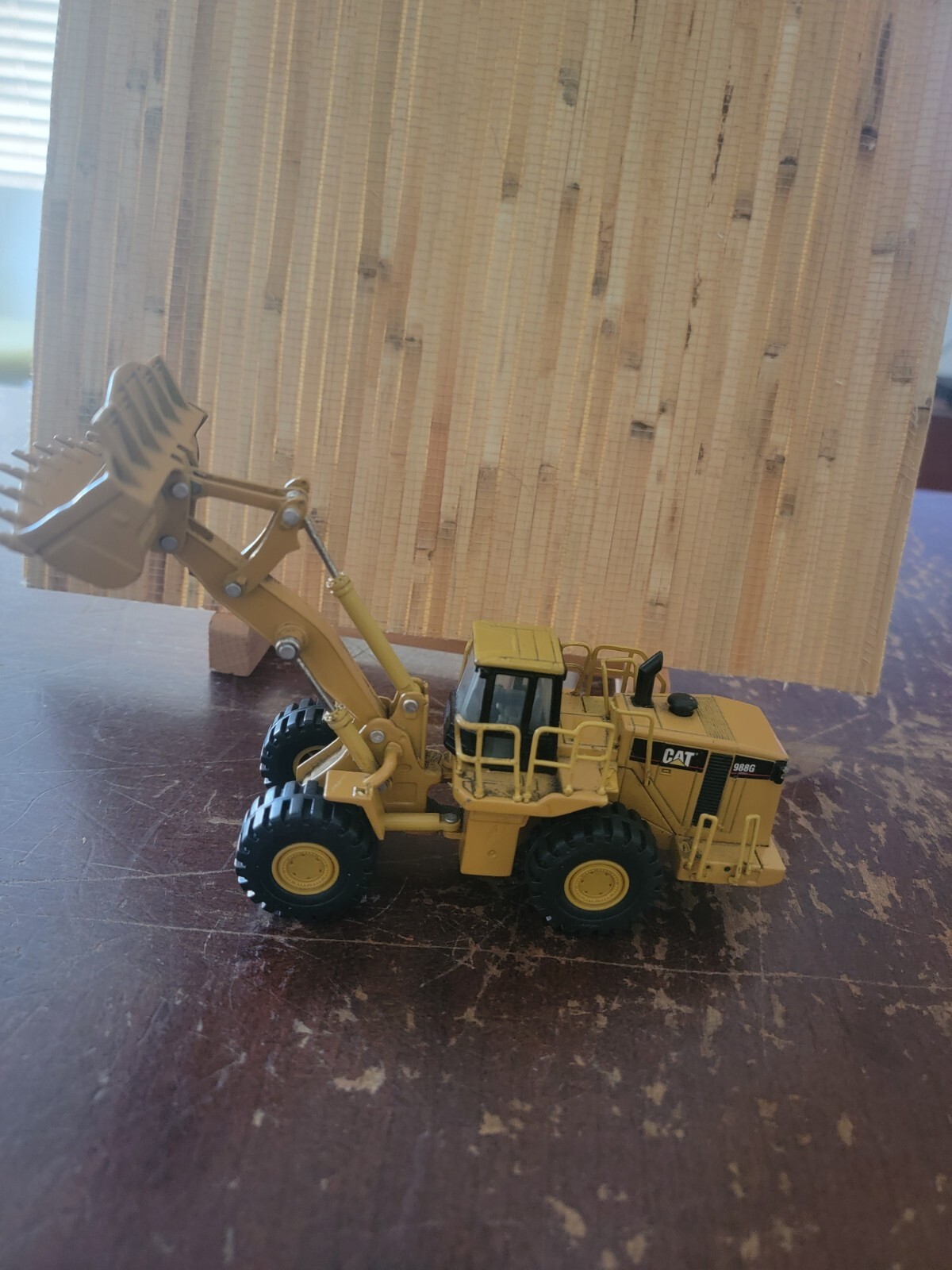 CAT 2098 Loader Diecast Norscor Group Inc