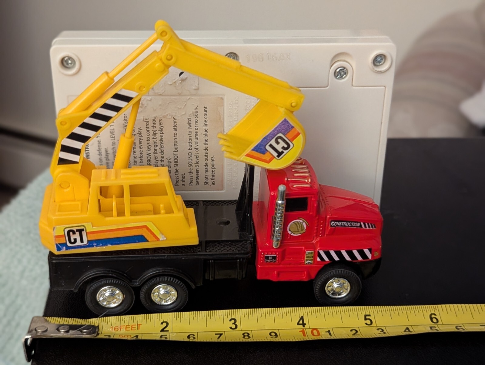 POWERFUL CRANE W EXCAVATOR SCOOP, SHING FAT CO. MODEL NO 1910