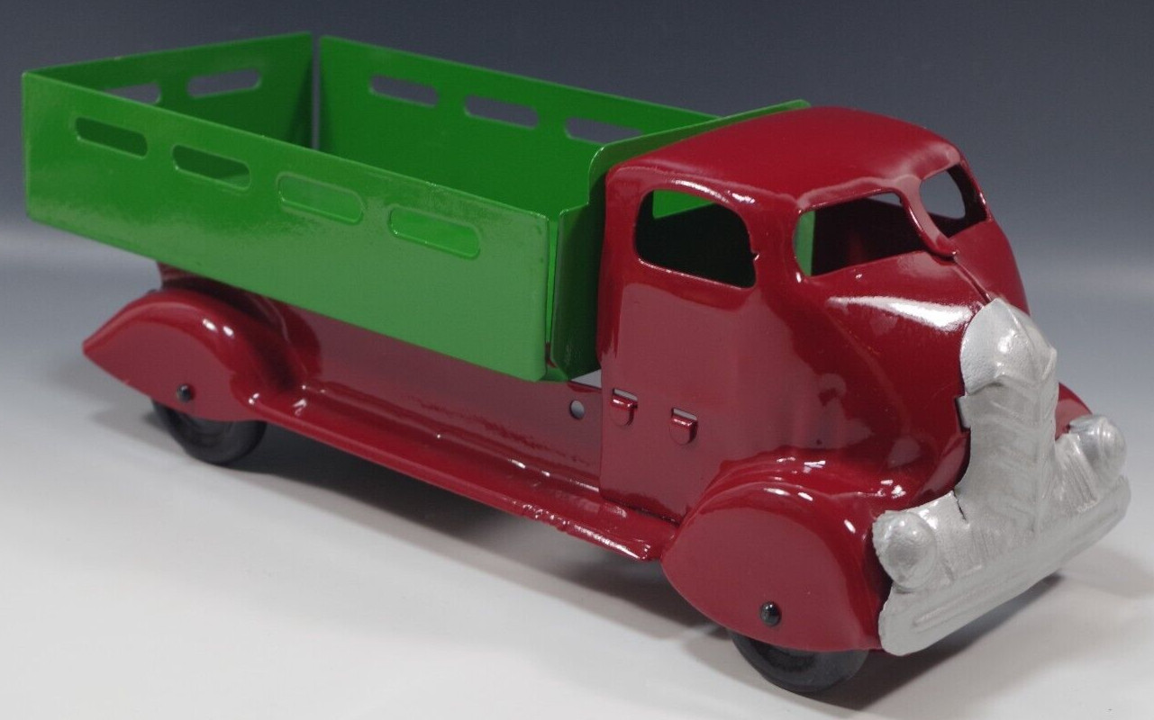 WYANDOTTE STAKE TRUCK TRUCK PRESSED STEEL RESTORED VINTAGE 11.5” MINT CONDITION