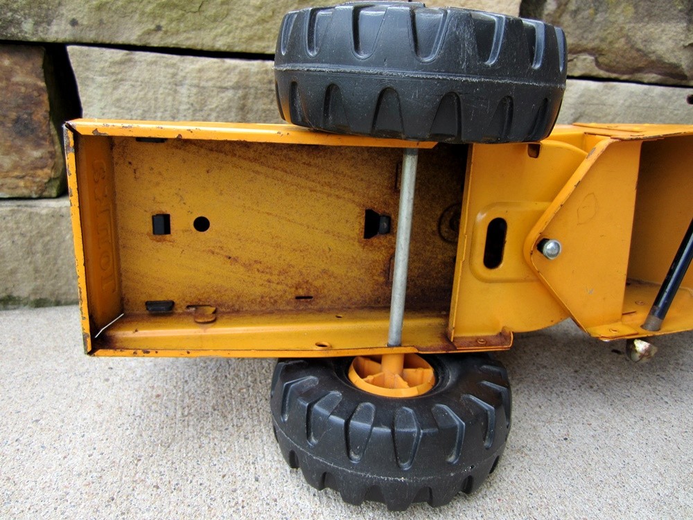 Vintage Tonka Mighty Road Grader with Double Blade Orange 54726