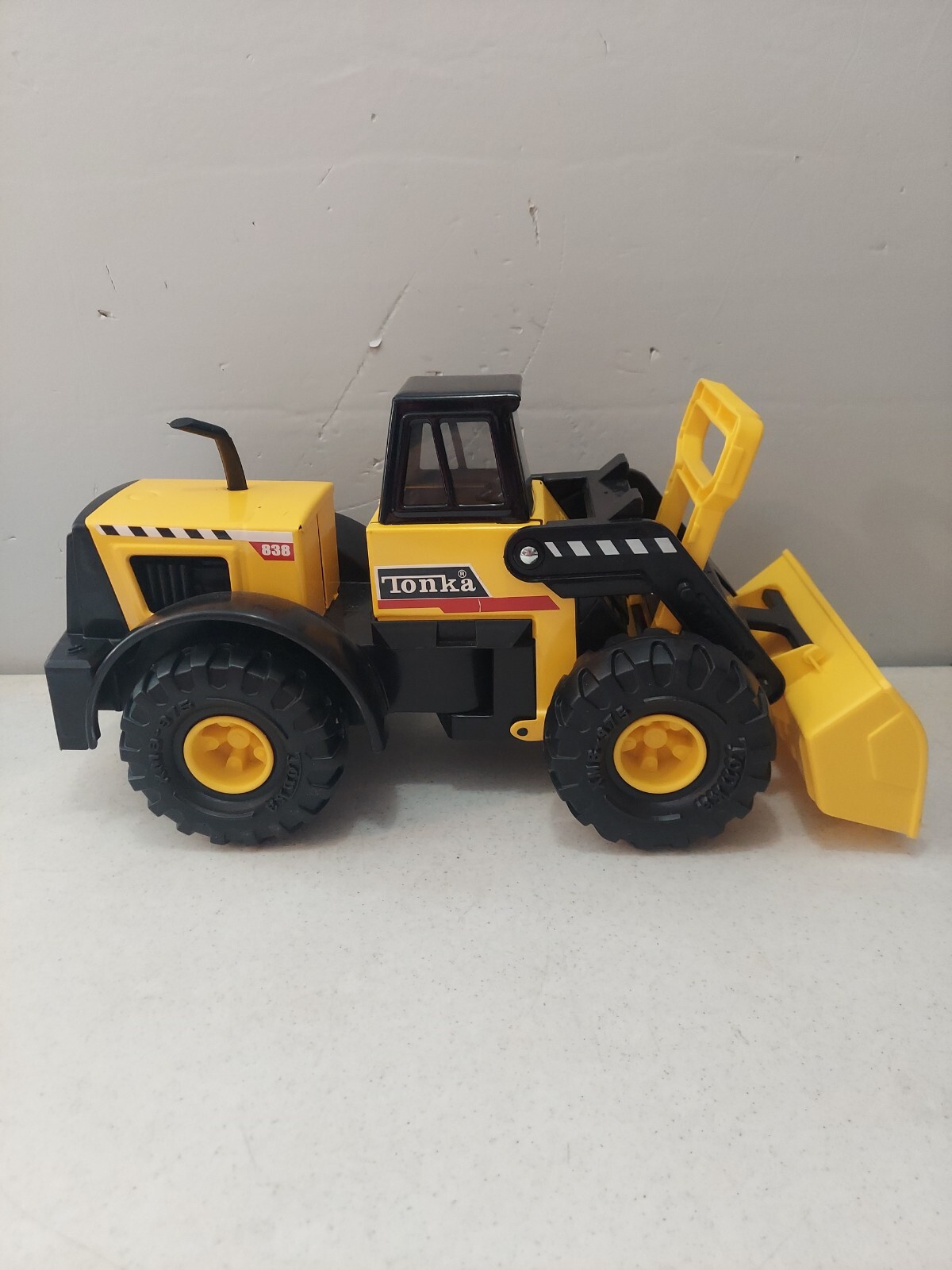 Tonka Steel Classics Front End Loader 838 slightly used