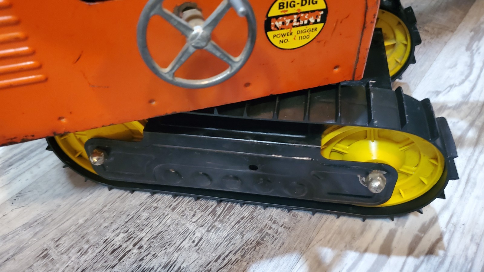 T-17 Vintage 60’s Pressed Steel Nylint Big Dig Power Digger Vehicle