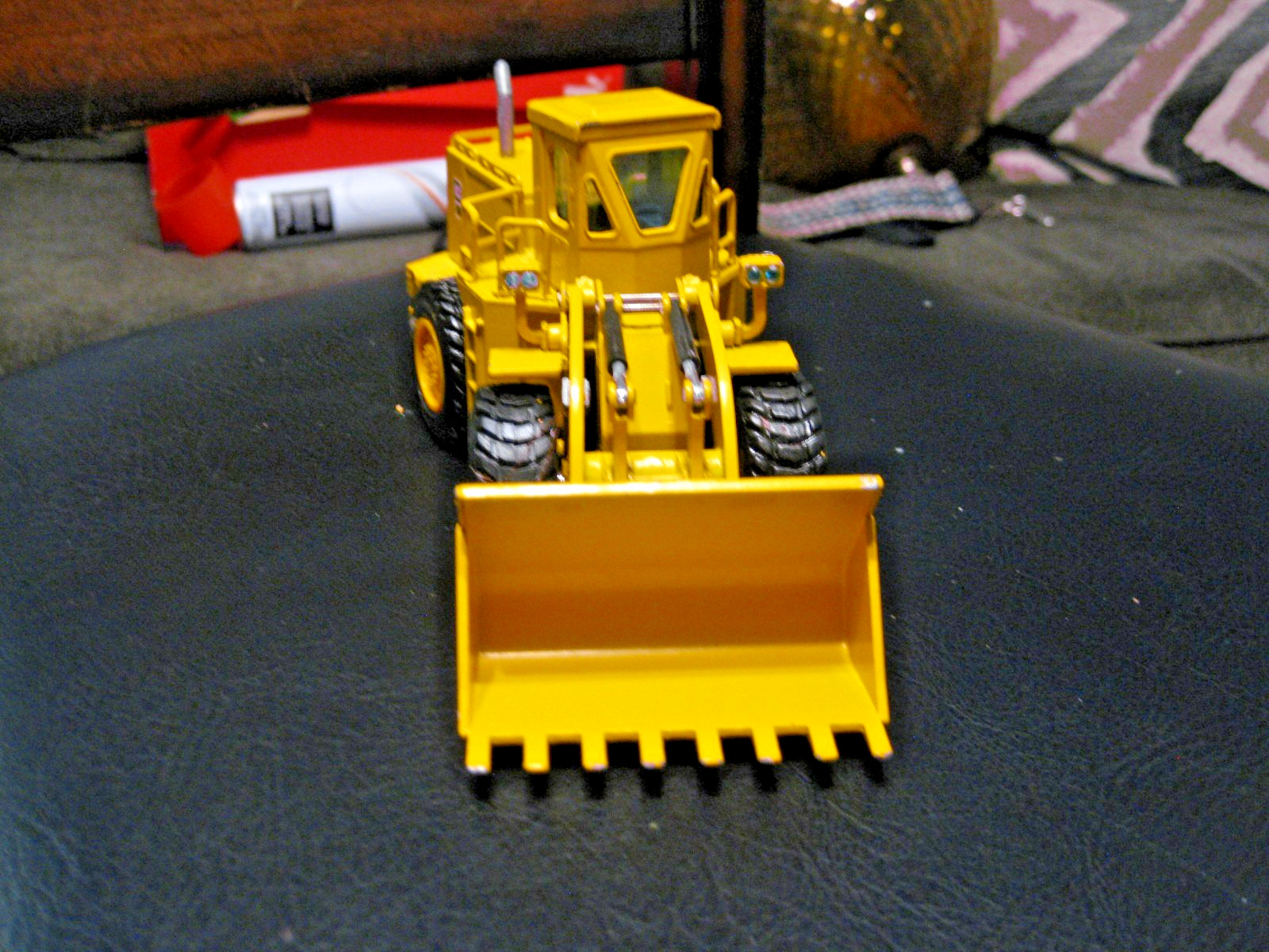NZG #167 Cat 988B Front End Loader no box Excellent Condition