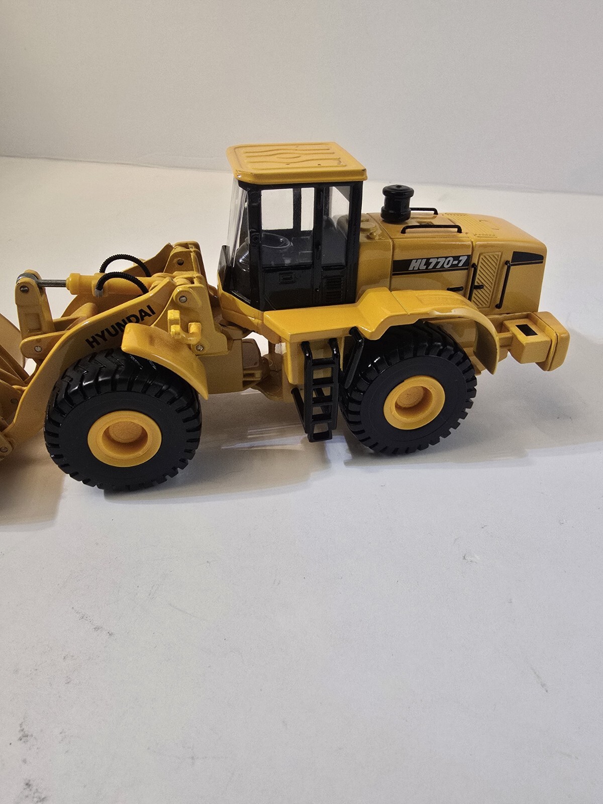 2003 1:40 Diecast Hyundai HL770-7 Wheeled Loader Used Open W/issues