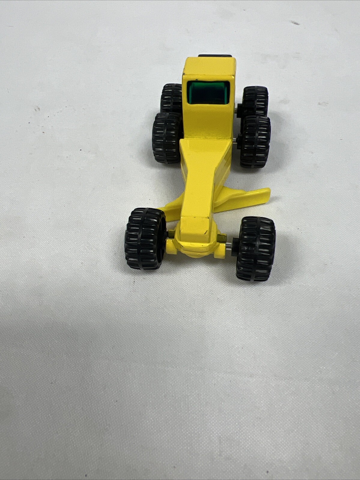 Tonka Toy 1994 Excavator construction equipment, metal with plastic scraper