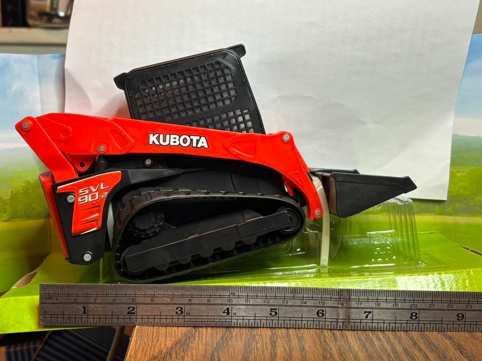 New-Ray Toys 1:18 Scale Kubota Compact Track Loader SVL90 33173