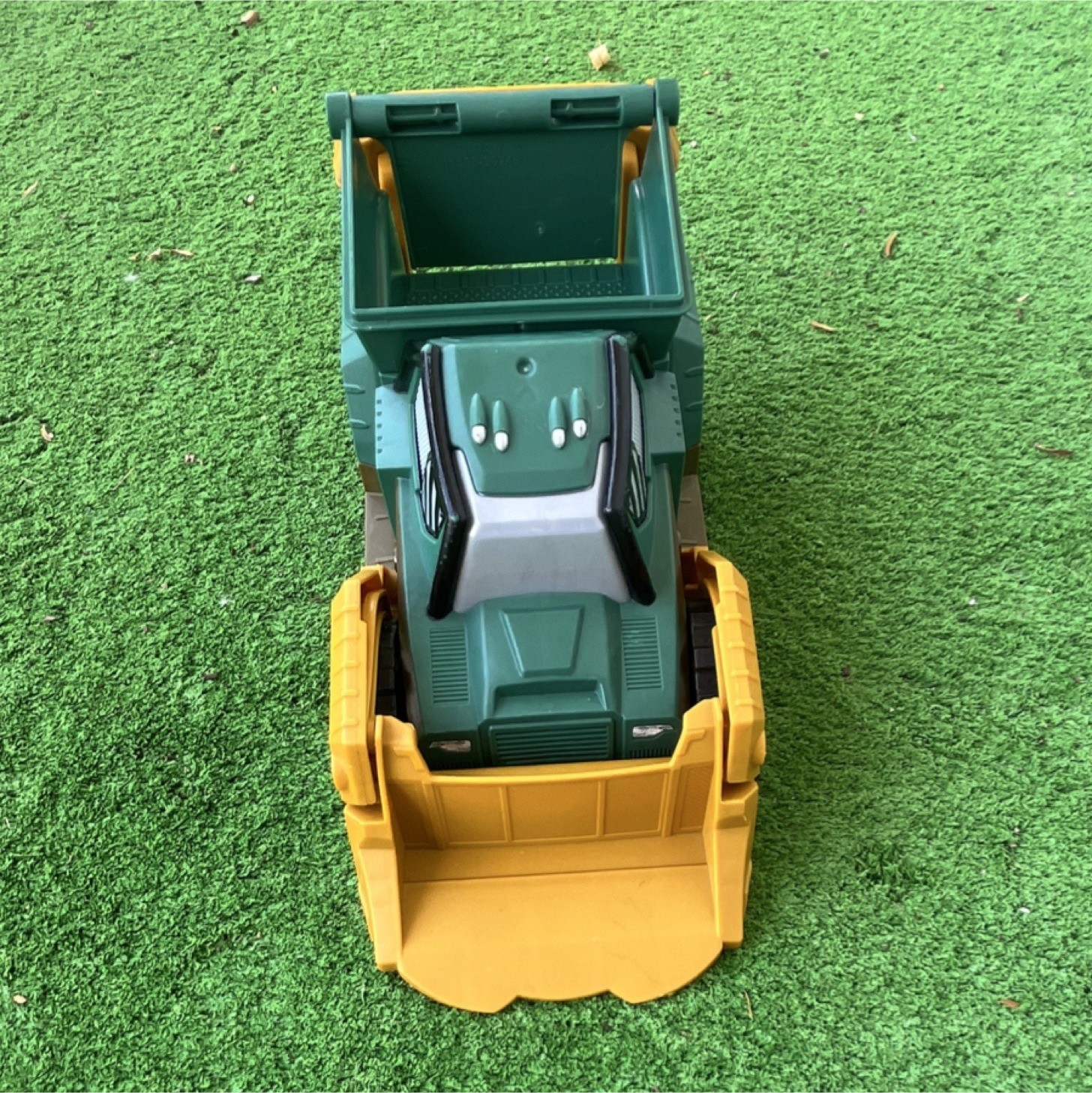 Matchbox DMLS5 Plastic Dump Truck Toy Green Yellow 2015 Construction Vehicle