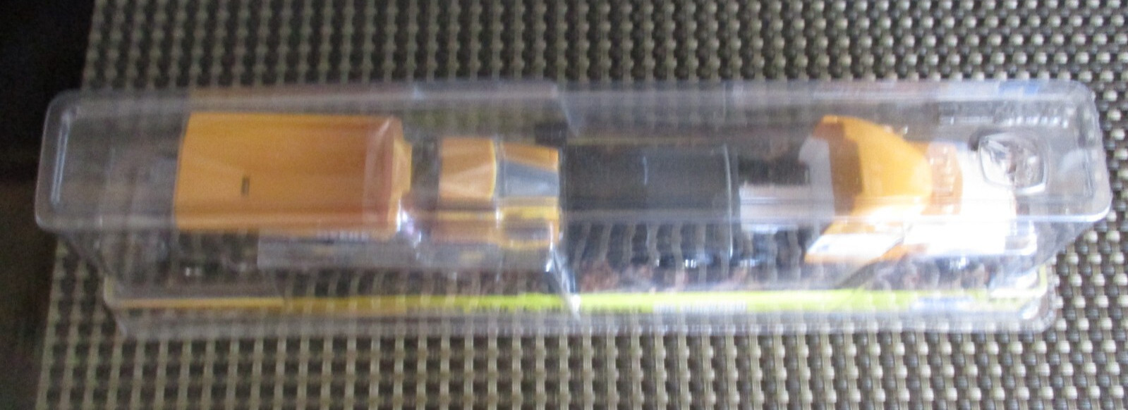 JOHN DEERE – ERTL, HAULER SEMI W/ DUMP TRUCK (37382F); (unopened original box)