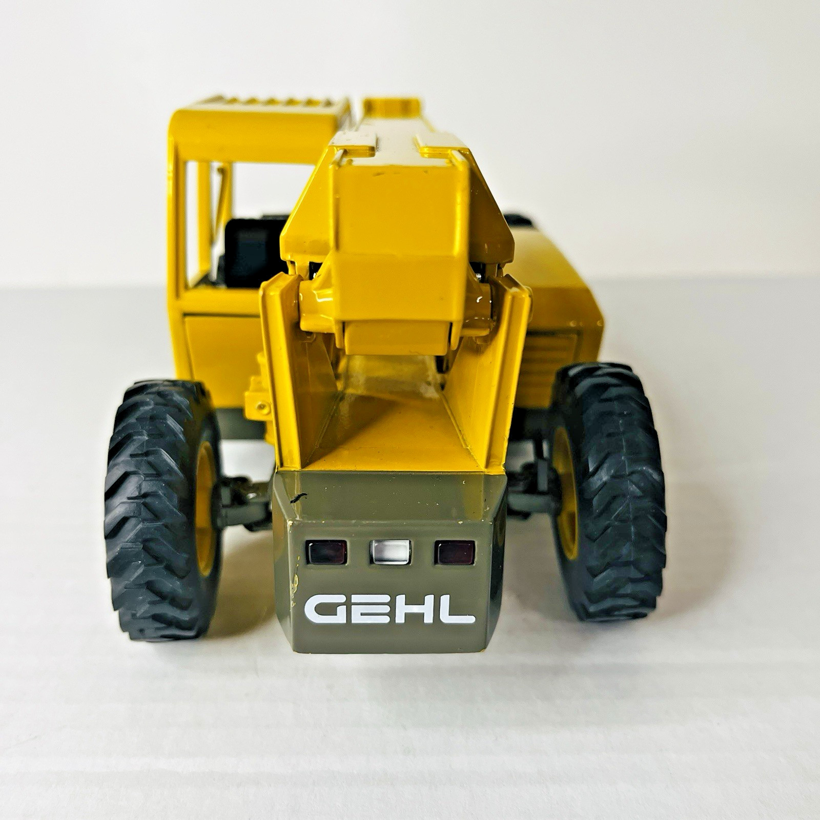 GEHL Telescopic Handler DL-6L Die Cast 1/25 Truck Model Missing Parts – READ