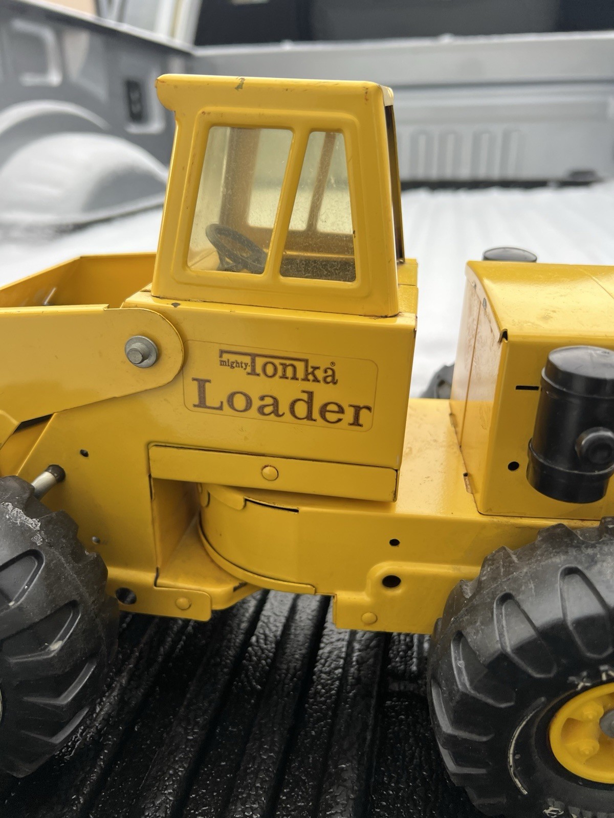 Vintage 1974/75 Metal Mighty Tonka Front End Loader #3920 – 20” x 9.5” x 9”