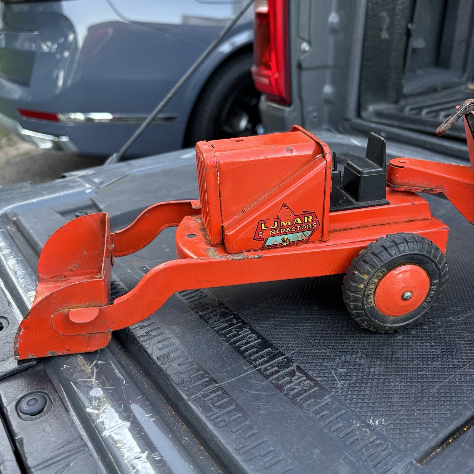 Vintage Marx Pressed Steel Lumar Contractor Earth Hauler