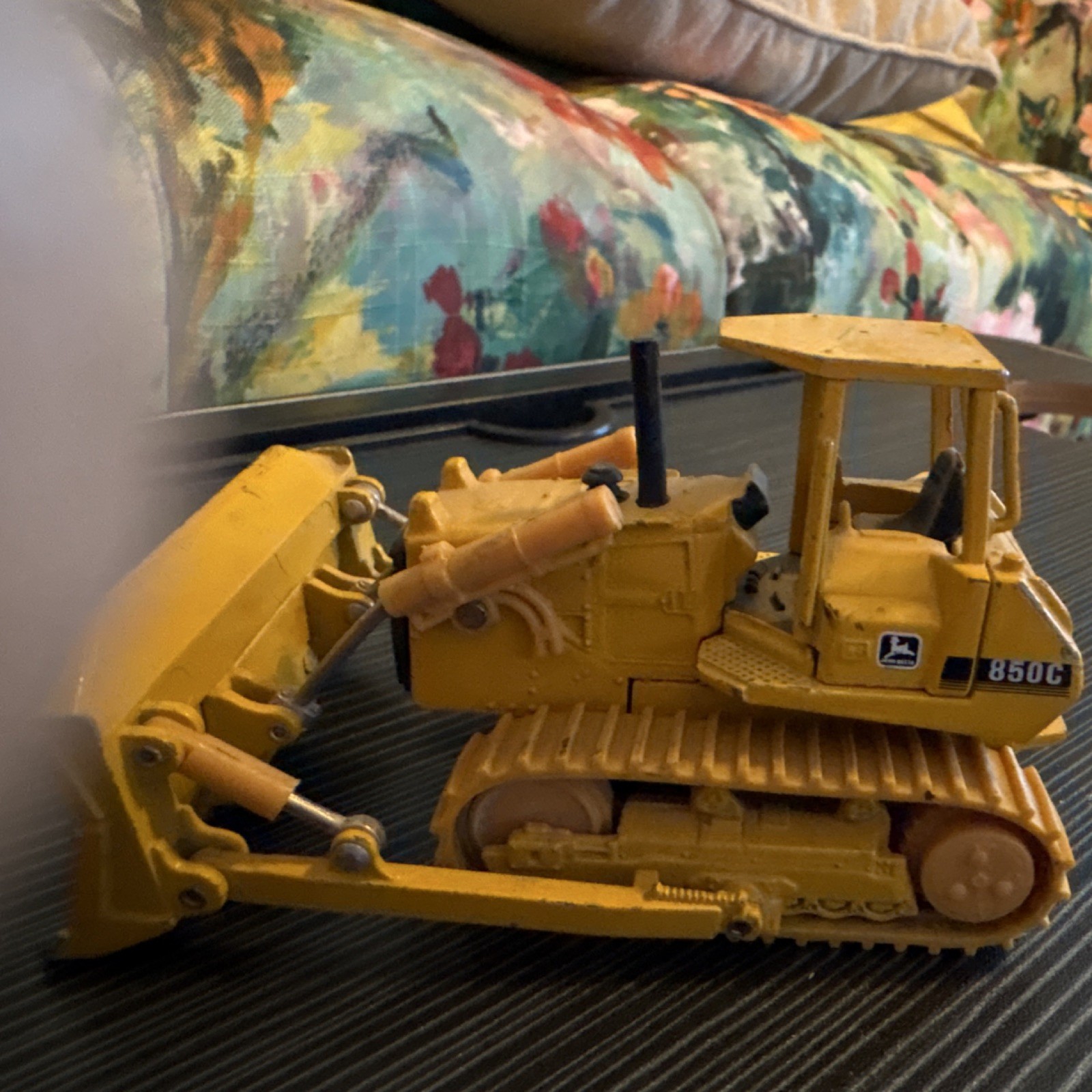 Ertl John Deere 850C Yellow Diecast Dozer Bulldozer Model 26600Q Collectible