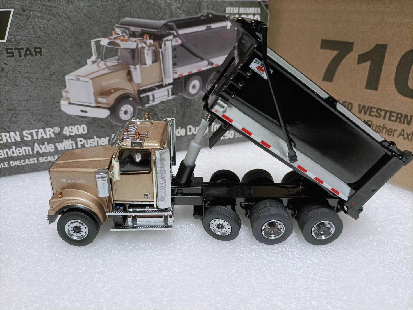 DM 1/50 WESTERN STAR 4900 SFFA Tandem Axle DUMP TRUCK Diecast Model 71080