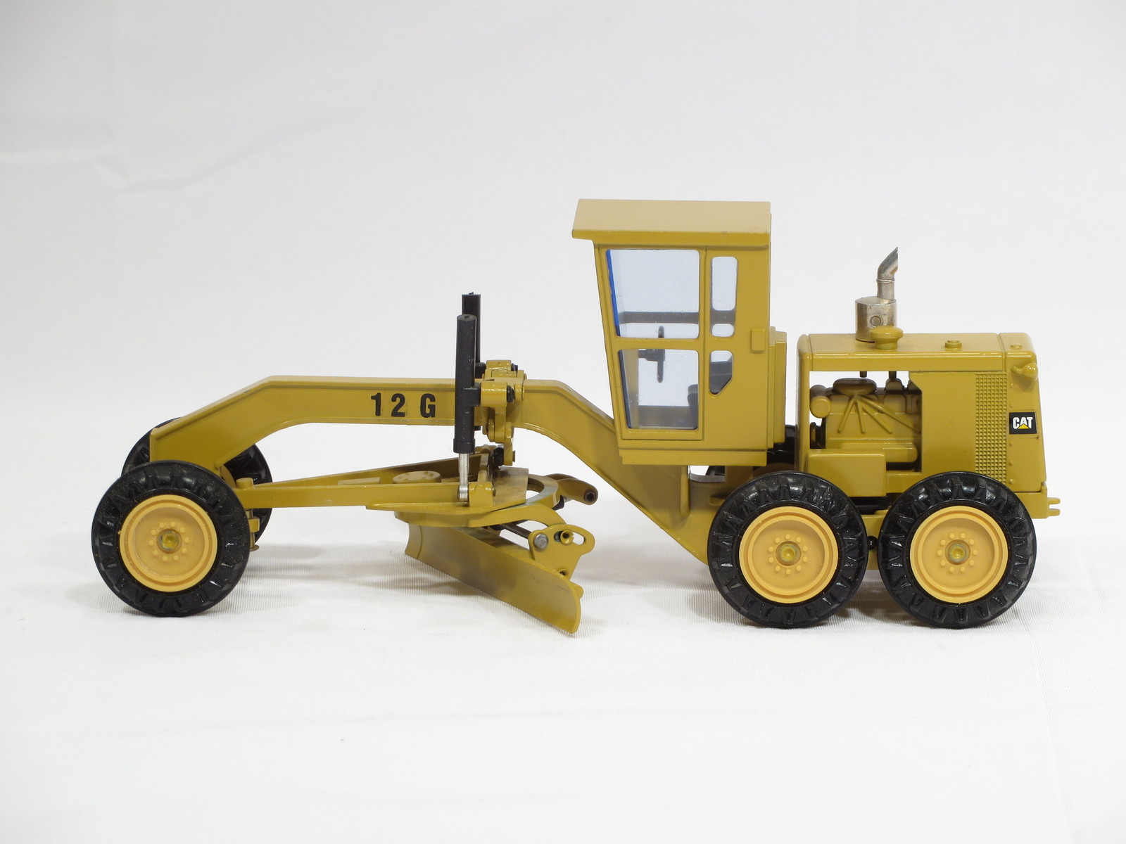Caterpillar 12G Grader – n/c – 1/50 – NZG #150 – Mint – No Box