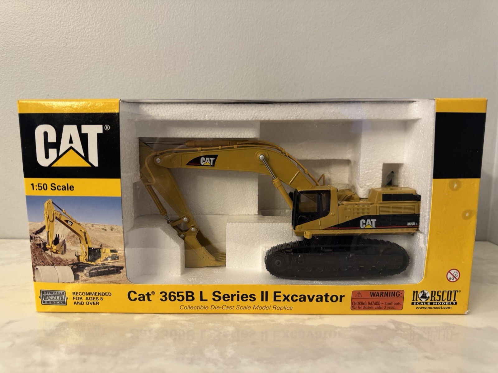 Norscot 1:50 Scale Caterpillar CAT 365B L Series II Excavator # 55058