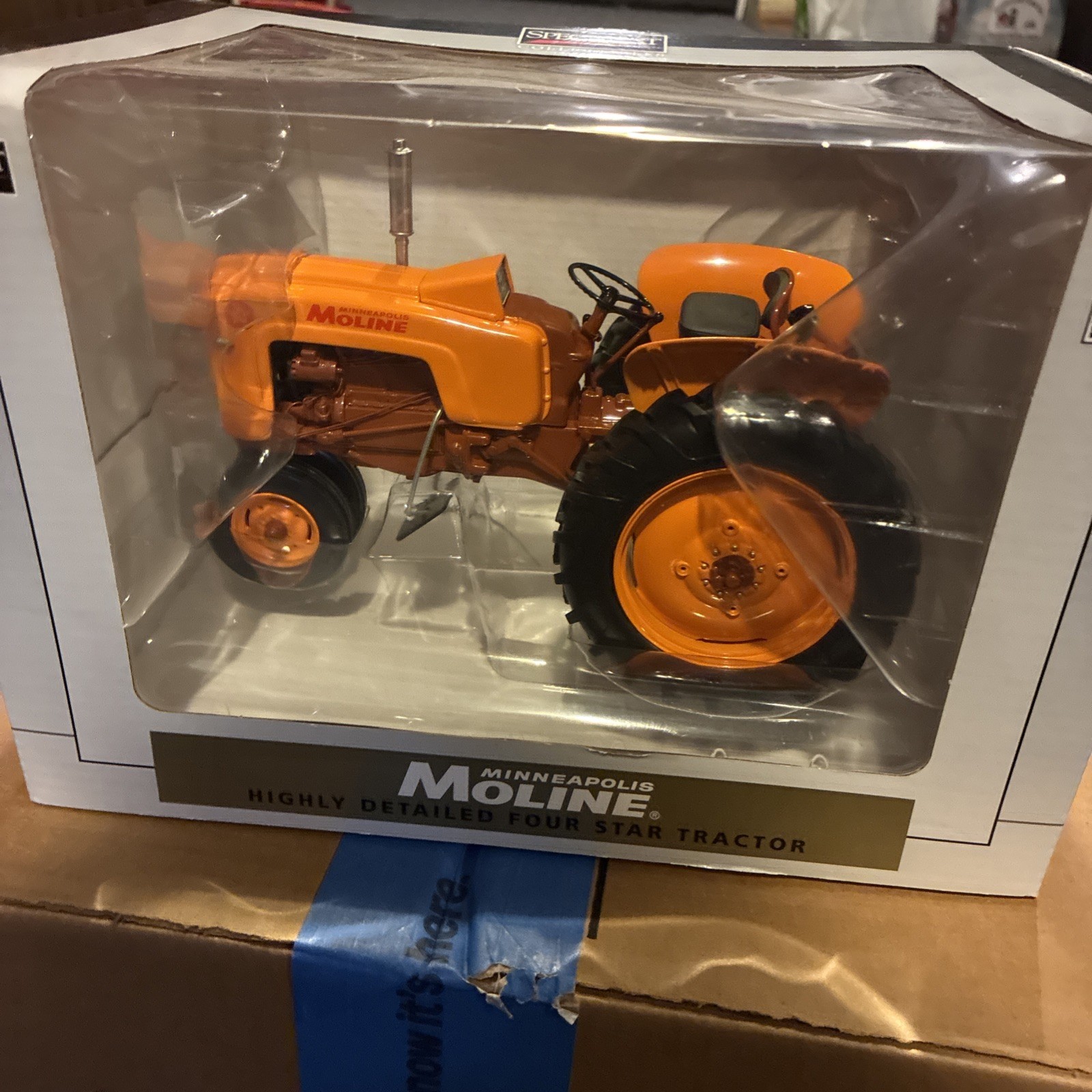 Spec Cast 1/16 High Detail Minneapolis Moline 4 Star Narrow Front Tractor SCT903