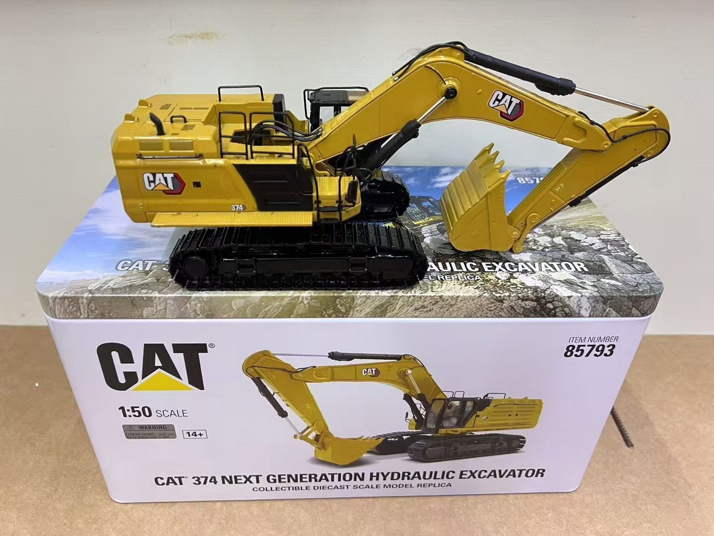 1/50 Scale DM Cat 374 Next Generation Excavator Diecast Model Collect Toys