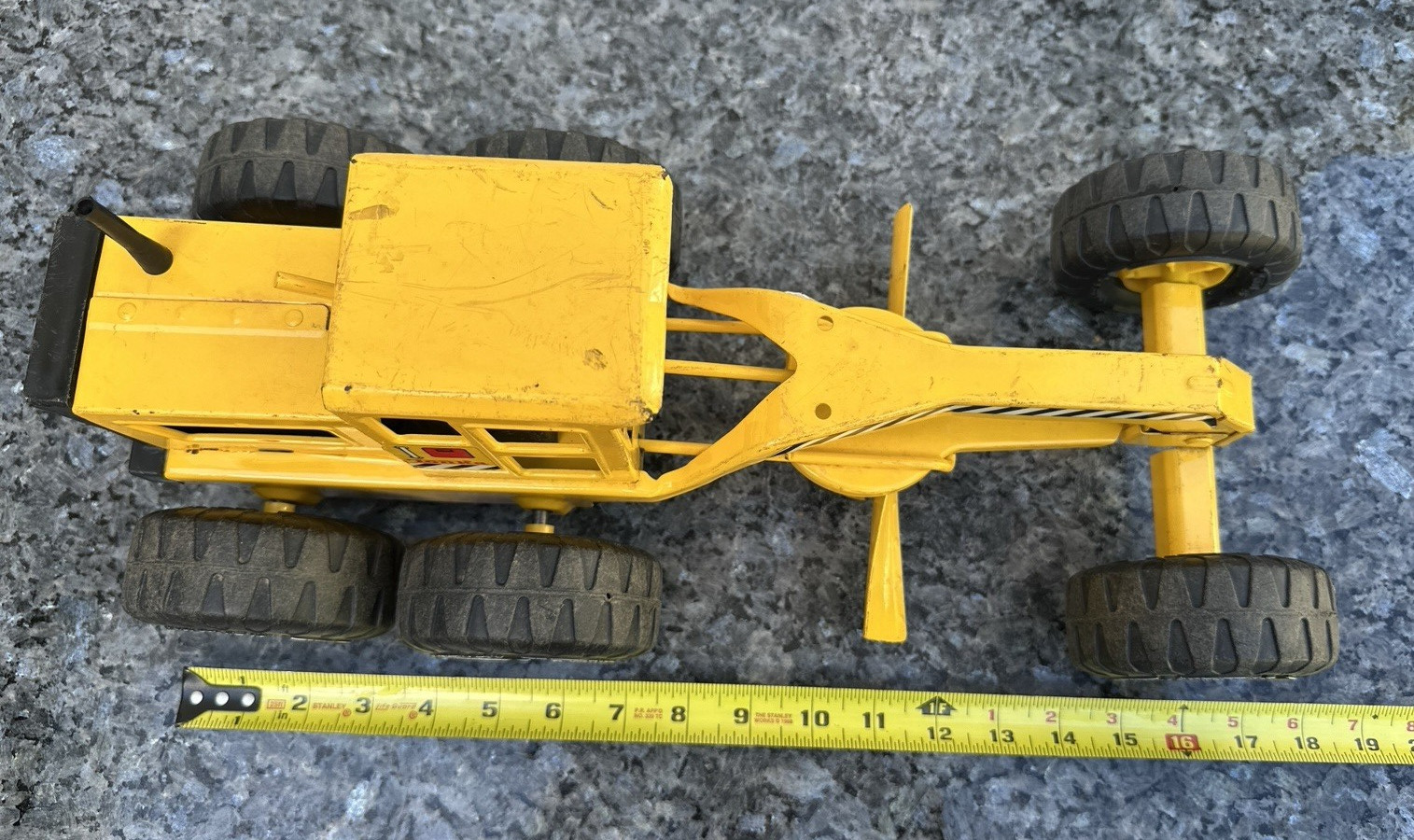 Tonka Metal Yellow Road Grader MR 970 Construction Truck Pressed Steel