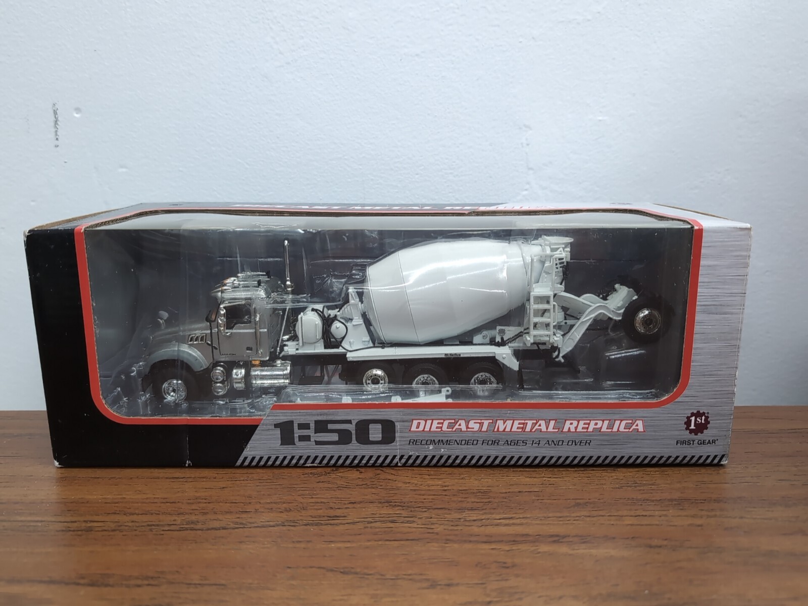 1/50 First Gear Mack Granite Concrete Mixer Cement Truck