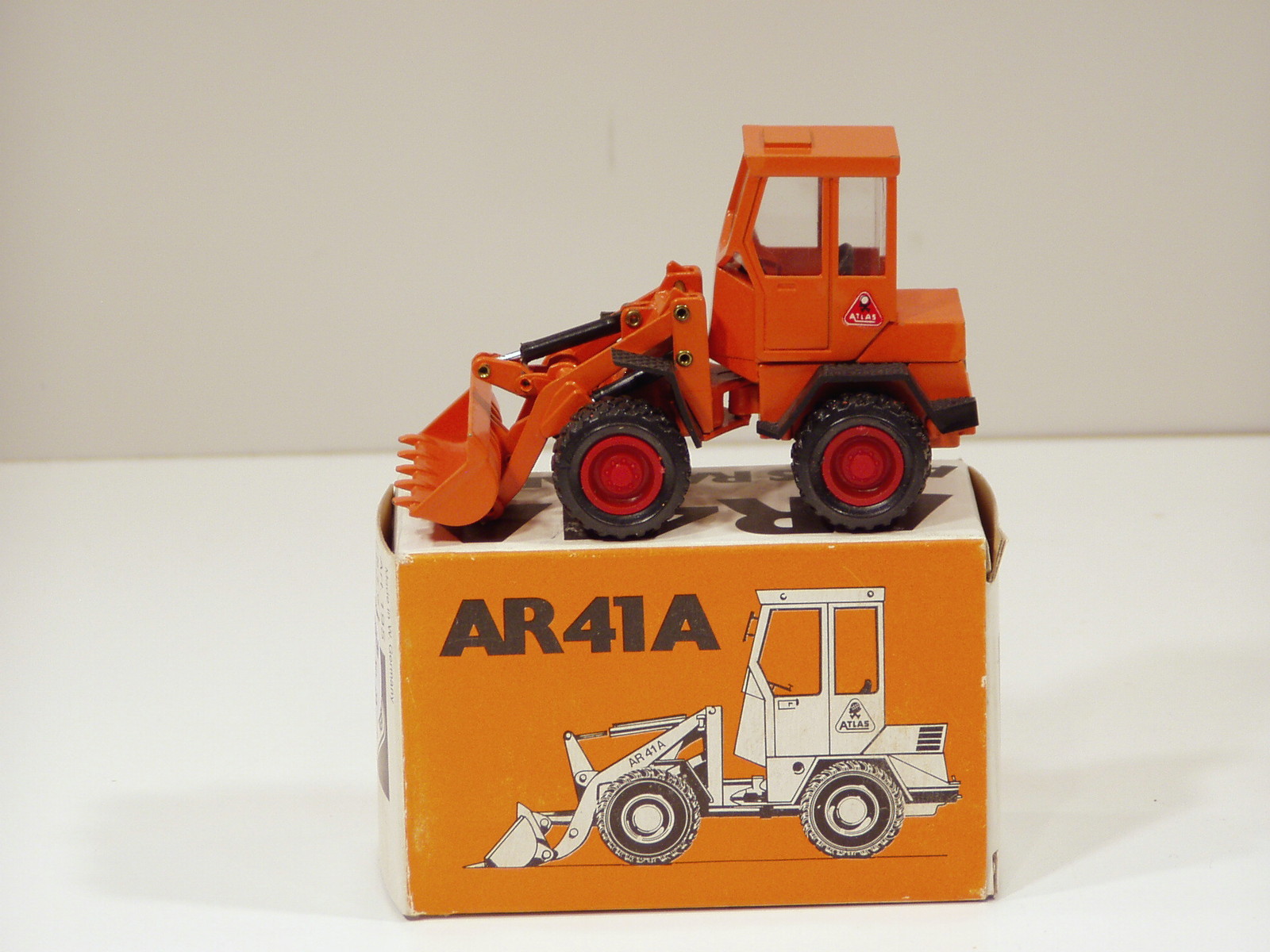 Atlas AR41B Loader – 1/50 – NZG #195 – N.MIB