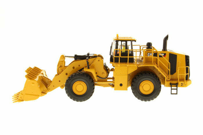 CAT 988K Wheel Loader w/ Operator t1:50 Model – Diecast Masters – 85901
