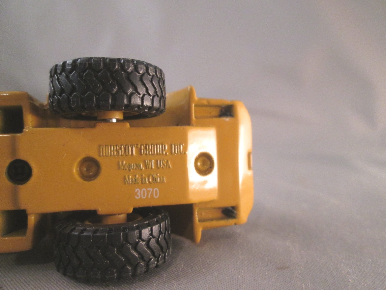 Norscot 3070 HO Scale Diecast CAT 966G Series II Wheel Loader used good cond