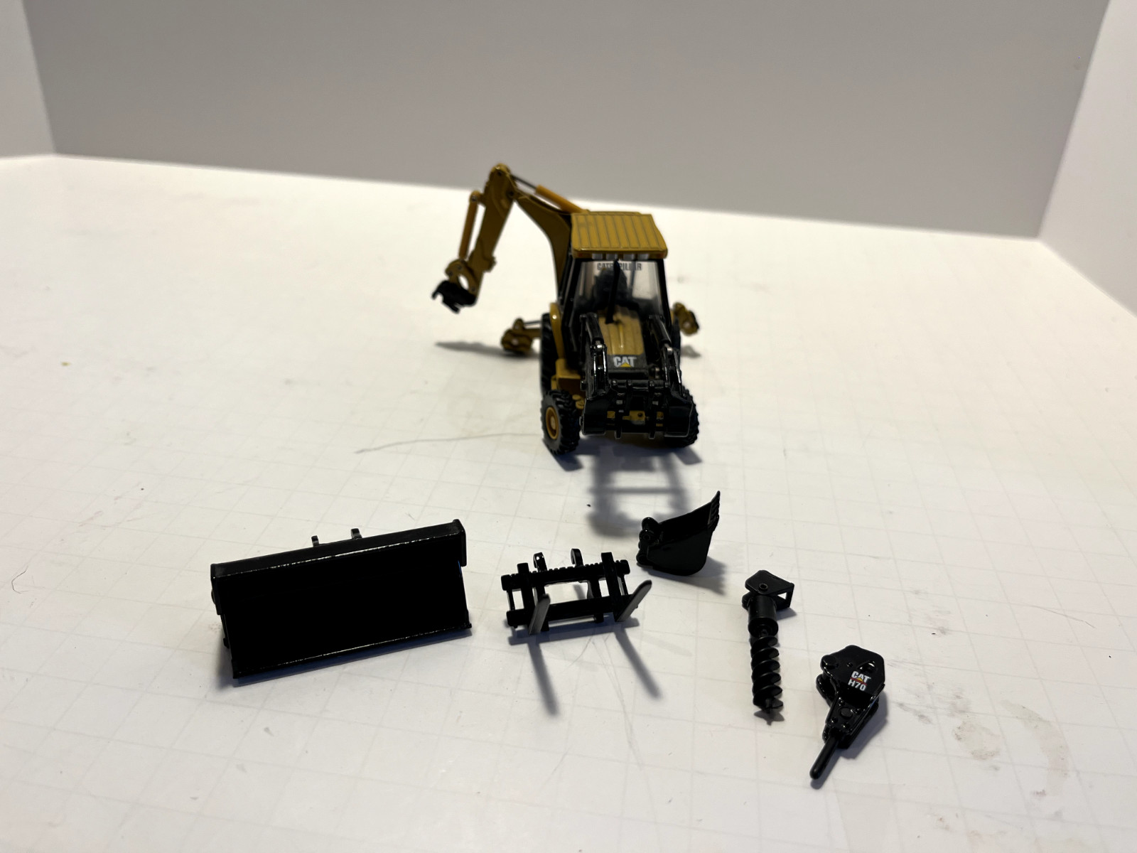 Caterpillar 420E IT Backhoe Loader; 1:50 Scale; *All Attachments Included*