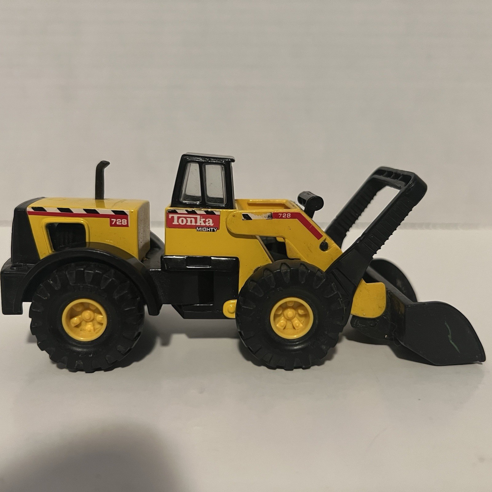 Vintage Maisto Hasbro Diecast Mighty Tonka Mini 728 Front Loader 1998