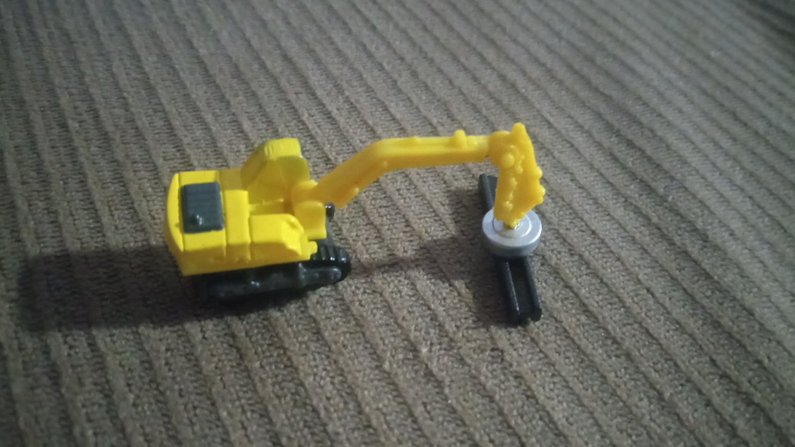 Capsule Tomica ConstructIon 39 Komatsu Lift Magnet Power Shovel 2006 series 12