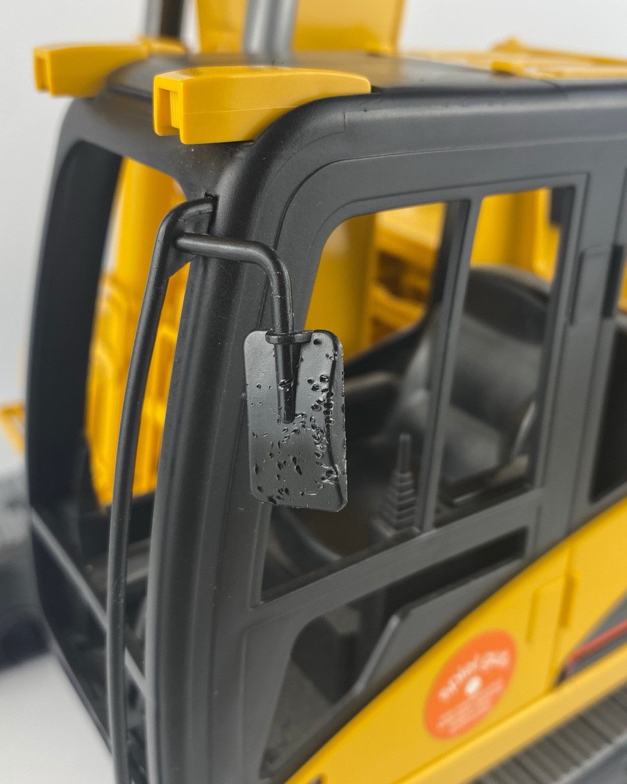 Bruder CAT Excavator Toy 1:16 Yellow Construction Vehicle Tracked Digger