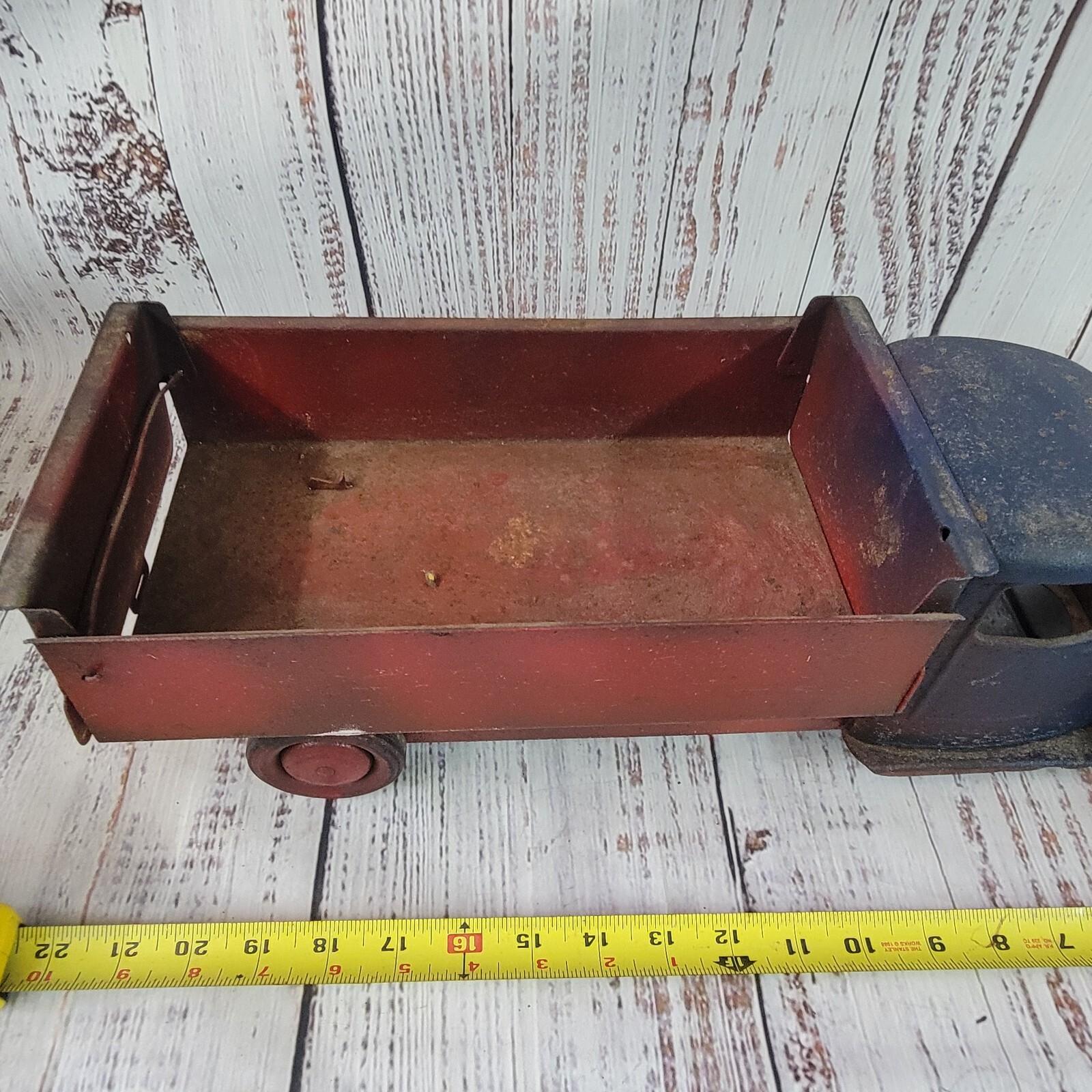 Vintage structo? 1920 or 30 very old pressed steel dump truck 24″ long no hood