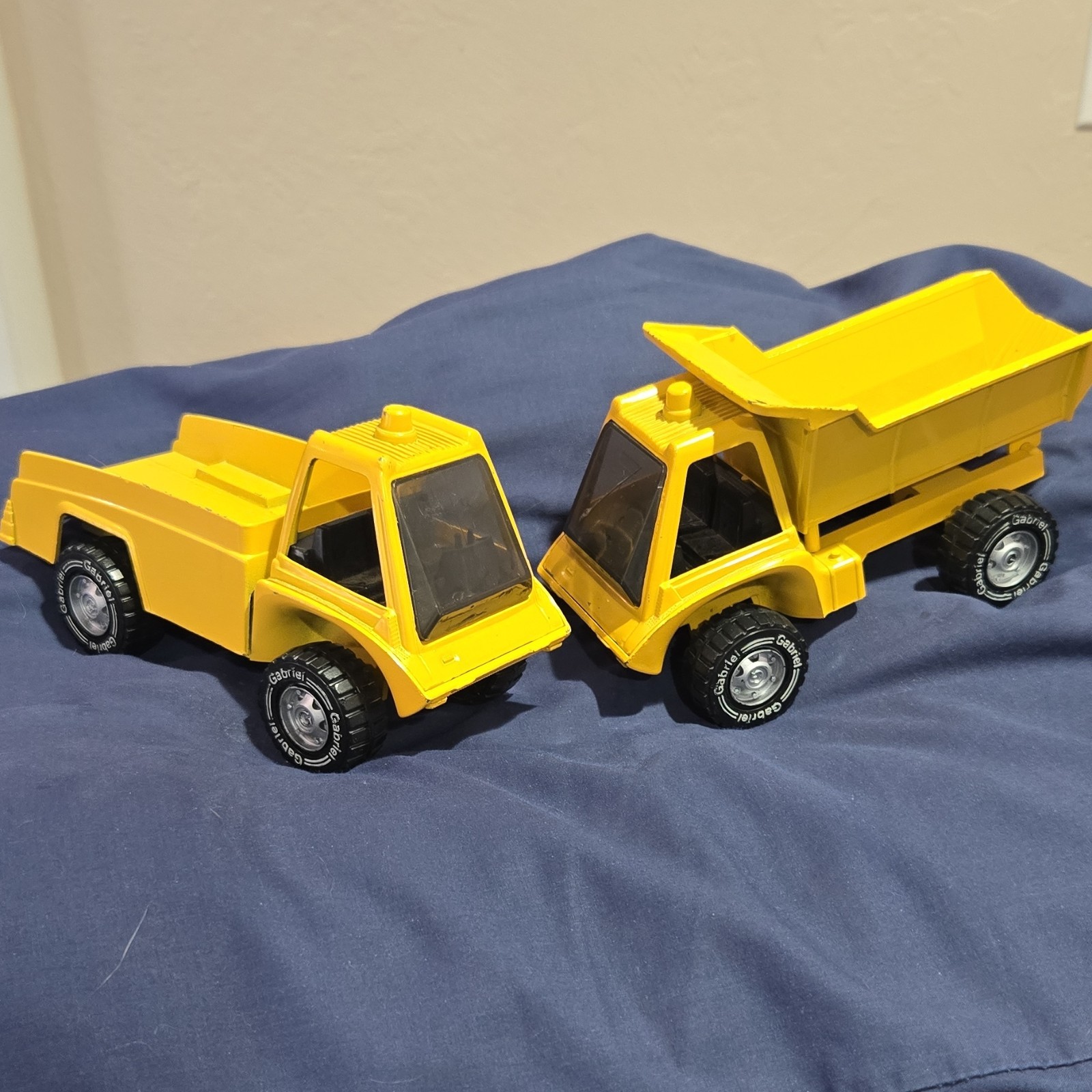 Gabriel Yellow Black Diecast Dump Truck and Pickup Truck Toy Vehicles Lot
