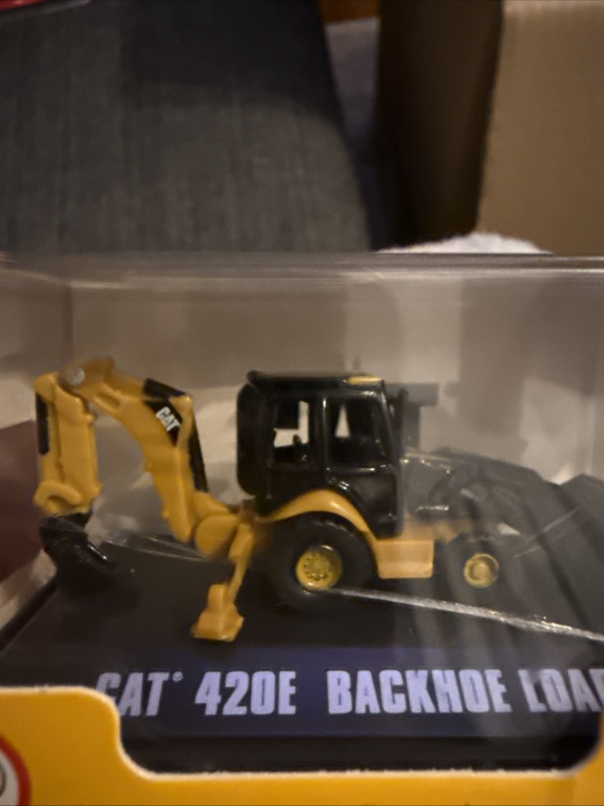 Norscot 55423 CAT 420E Backhoe Loader Mini Vehicle Box16