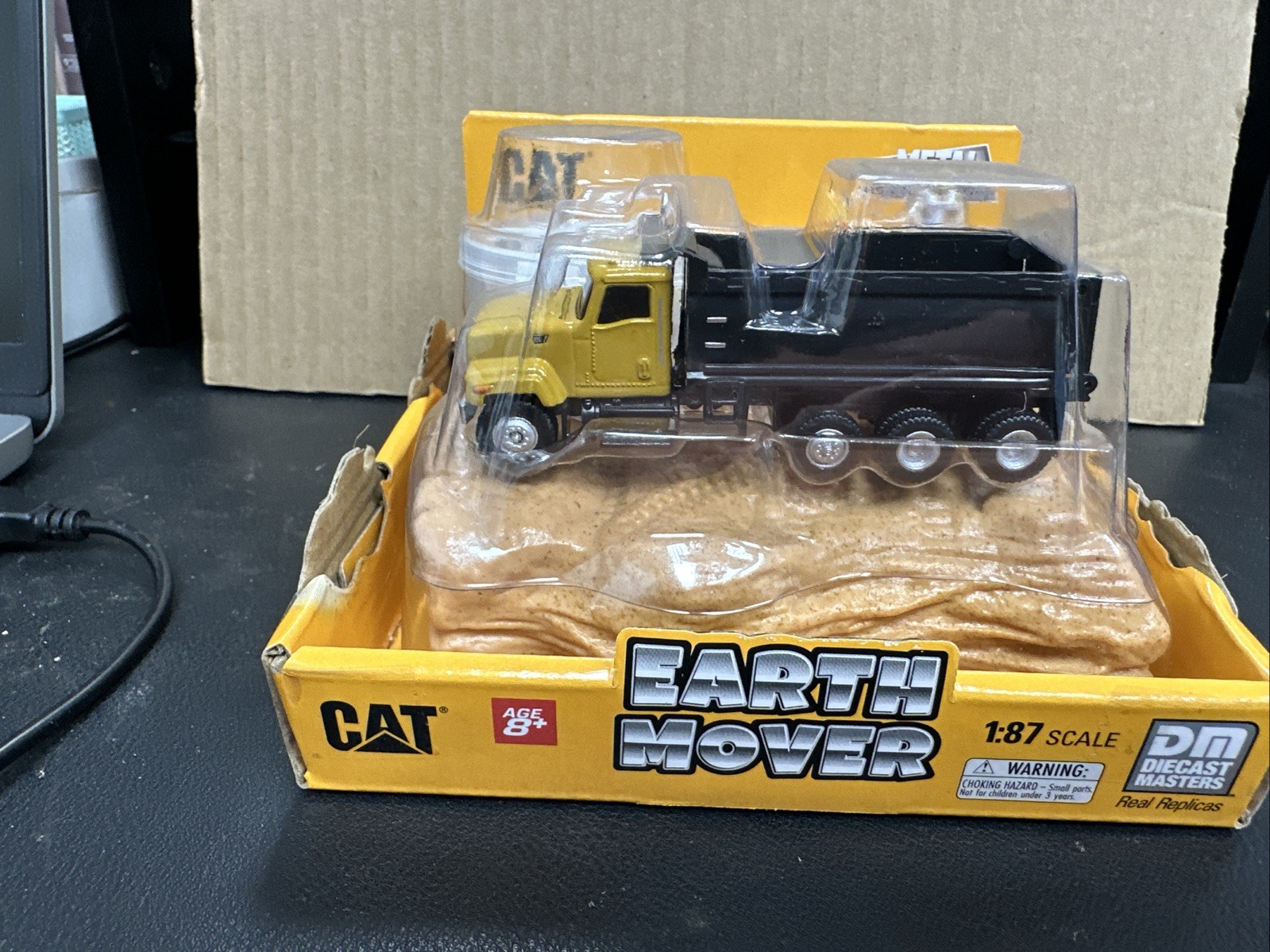 Diecast Masters 1:87 (HO) CAT Dump Truck with Construction Accessories NEW