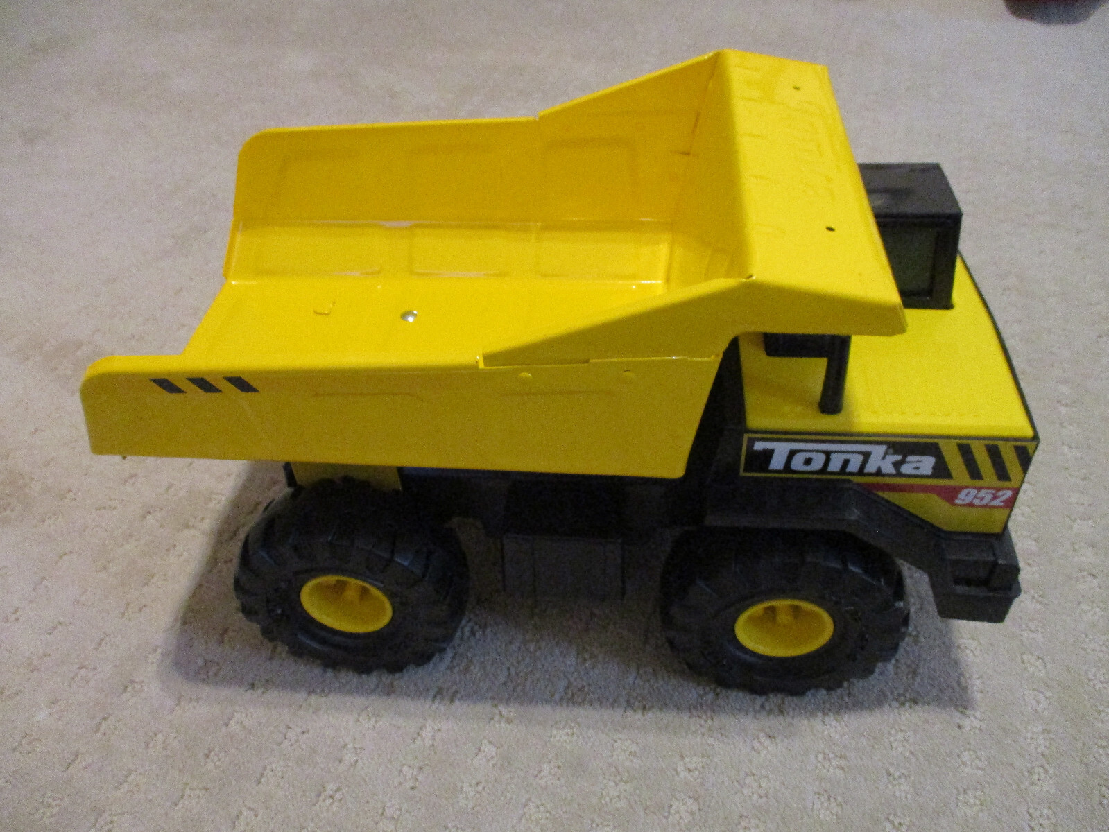 Tonka Steel Classics 952 Mighty Dump Truck LN No Box *
