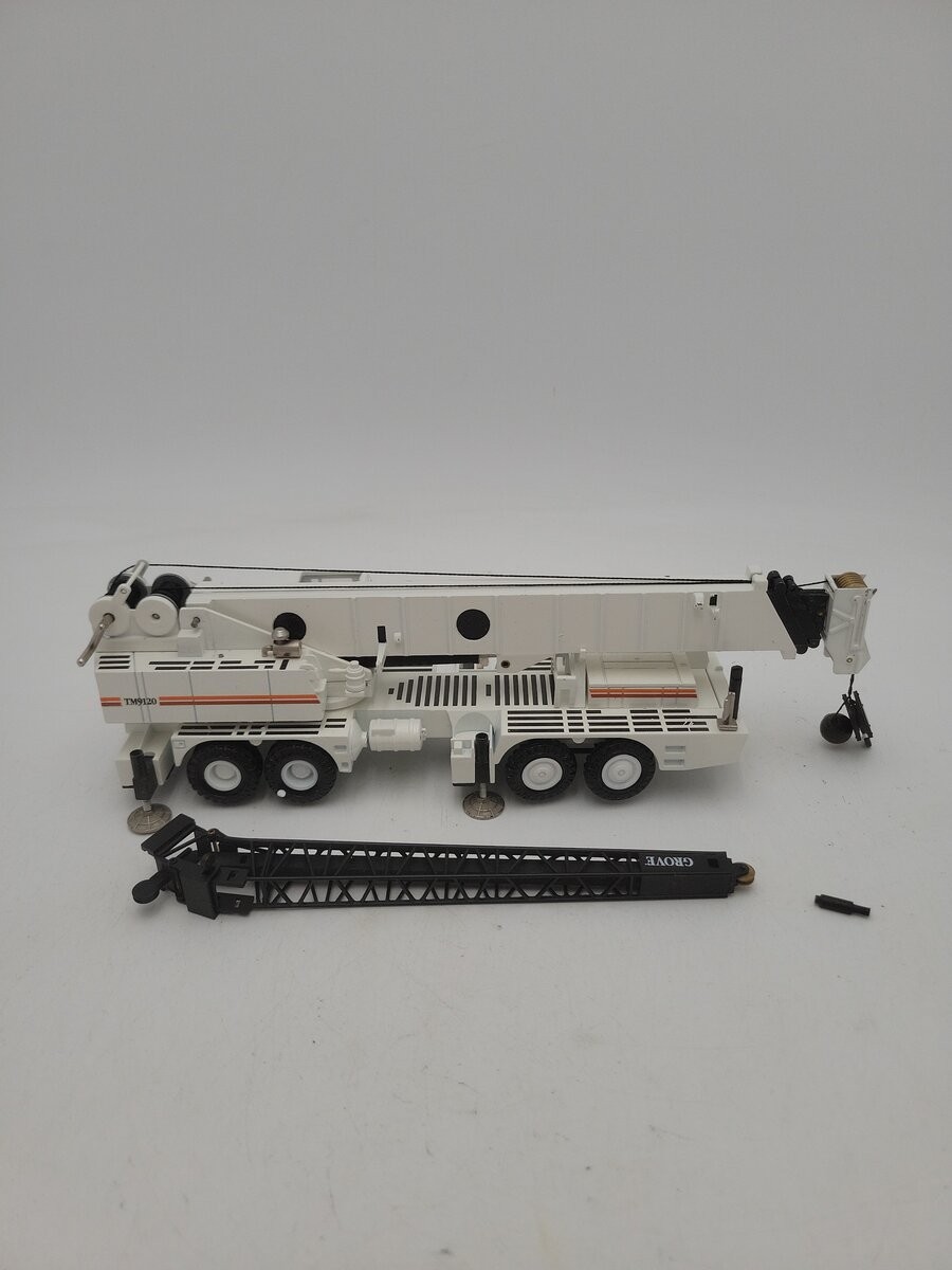 NZG 380 1:50 Scale White Diecast Grove Worldwide TM9120 Hydraulic Crane EX/Box