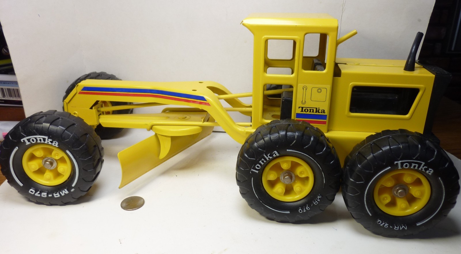 TONKA Road Grader Vintage MR-970 Pressed Steel w/ Rare Sticker Package VNM