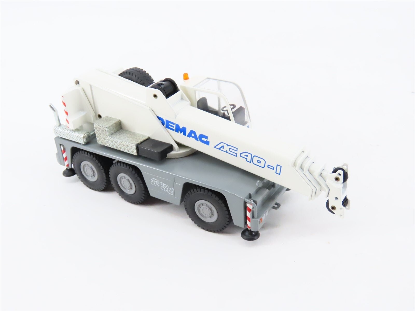 Demag AC40-1 City Class Telescopic Crane – Conrad 1:50 Scale Model #2093/0 New