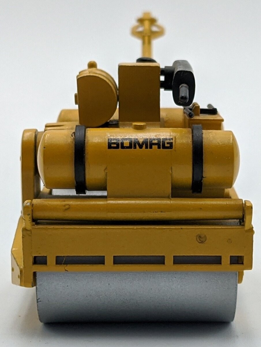 NZG 248 1:20 Scale Diecast Bomag BW 90S Roller/Box
