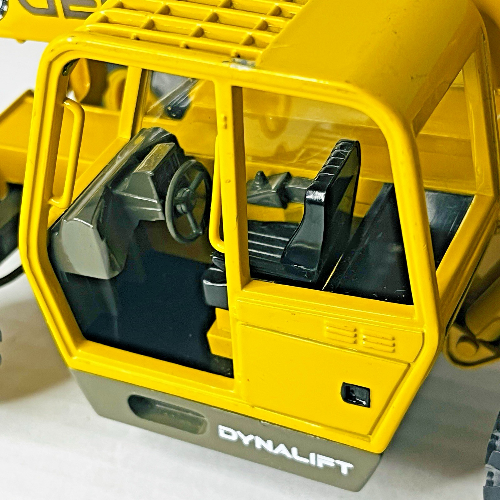 GEHL Telescopic Handler DL-6L Die Cast 1/25 Truck Model Missing Parts – READ