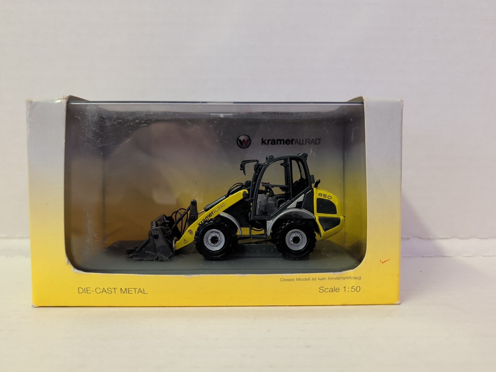Kramer Allrad 850 Wheel Loader – Universal Hobbies 1:50 Scale Model #UH8070