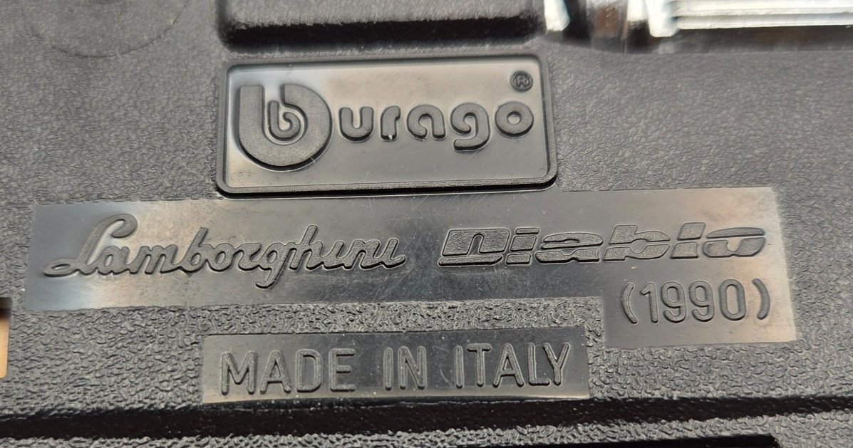 Bburago Lamborghini Diablo 1990 1:24 Diecast Model Car Made in Italy