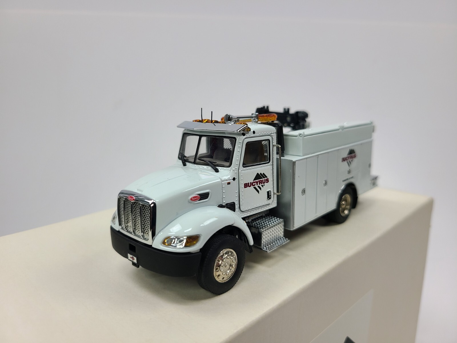 Peterbilt 335 Mechanic Service Truck – Bucyrus – TWH 1:50 Scale #098-01334 New