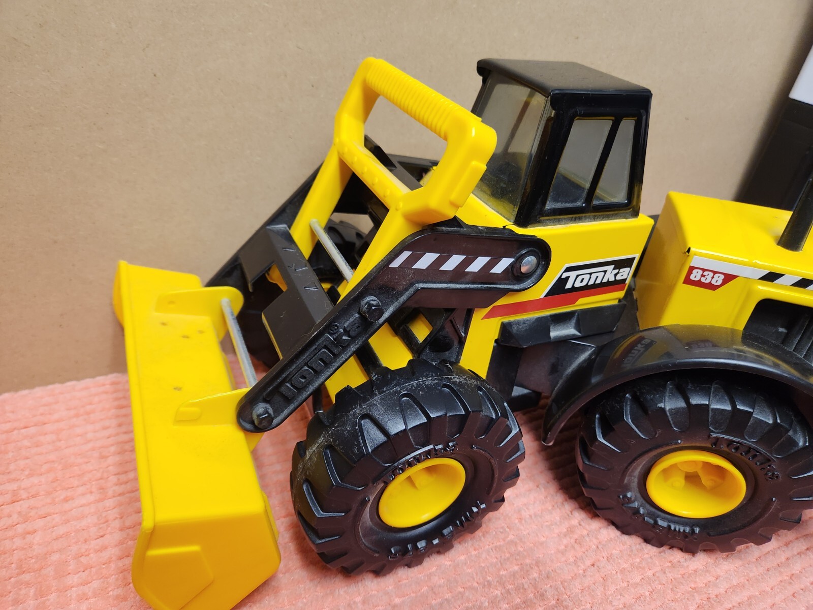 Hasbro 2012 Tonka Front End Loader Excavator 838 Metal Truck Tonka