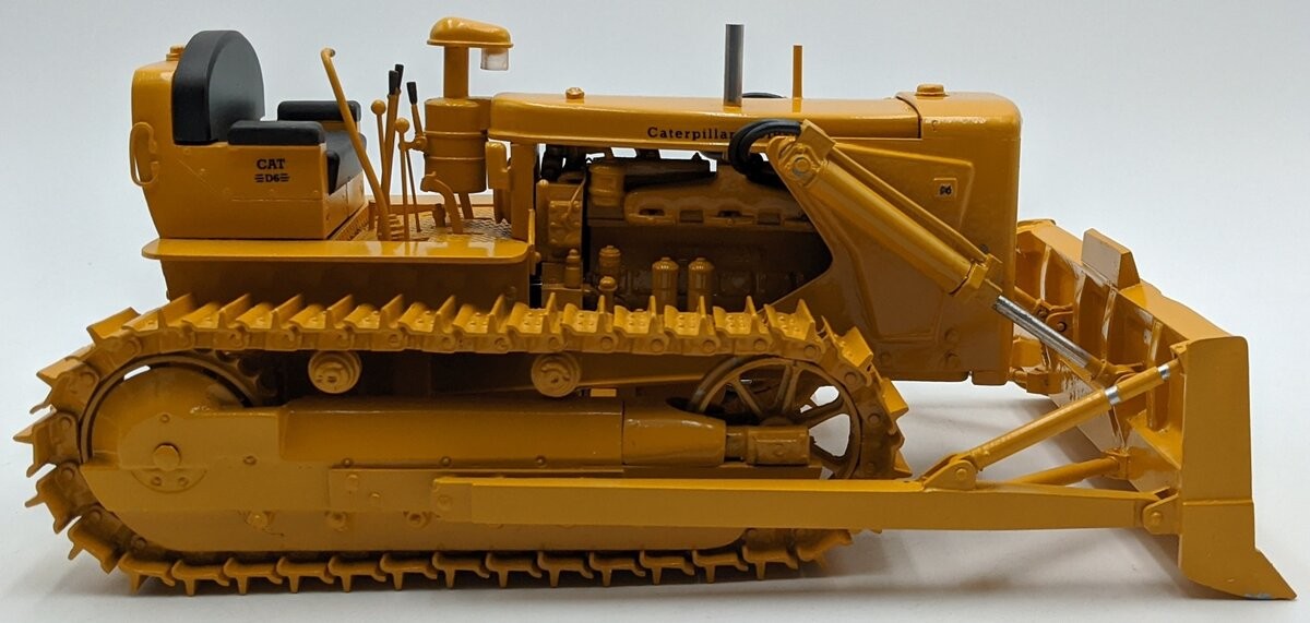 Caterpillar 1:16 Scale Diecast Caterpillar D6 9U Bulldozer Highway Yellow/Box