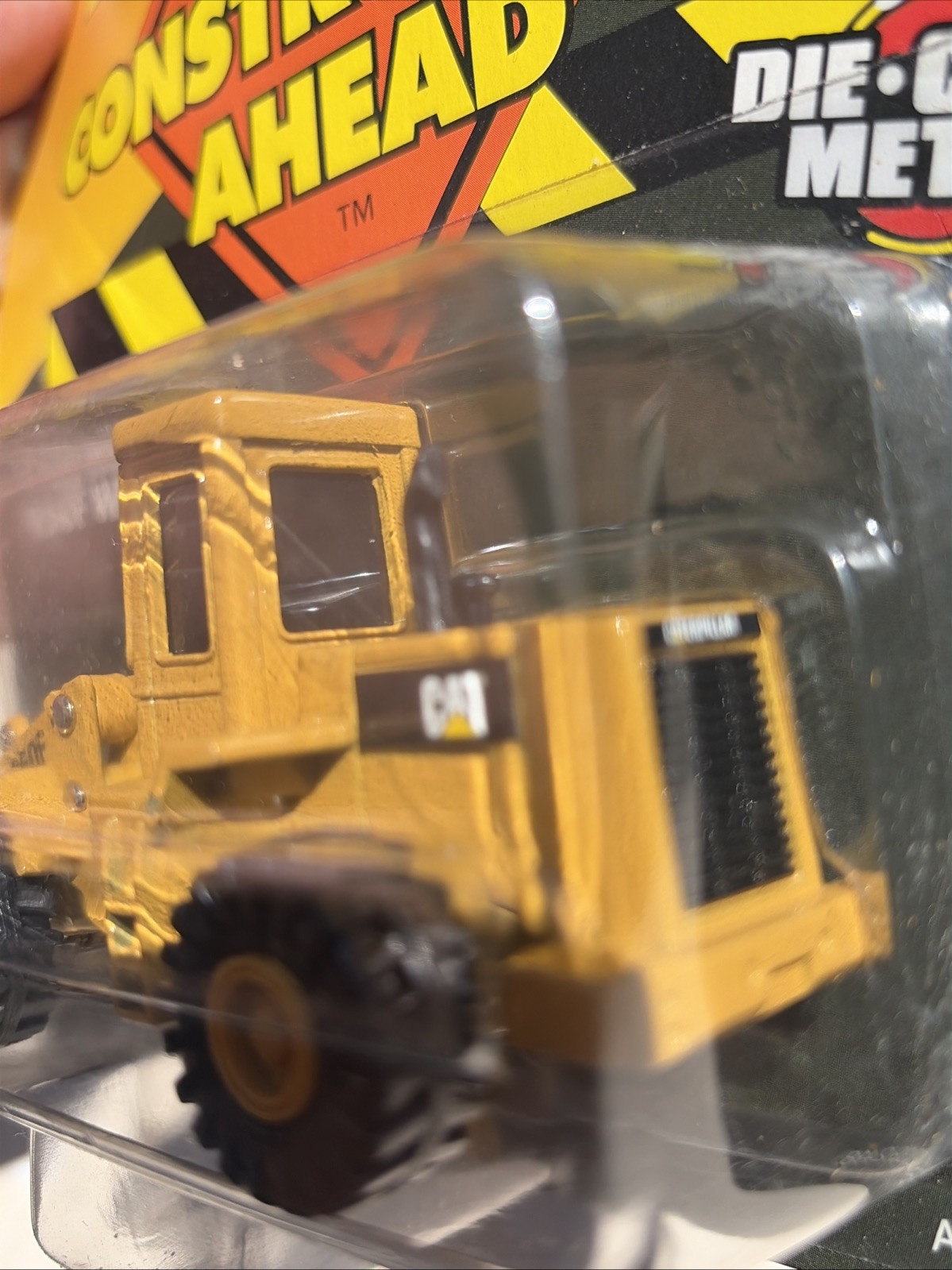 ERTL Road Construction Ahead Caterpillar 950F Wheel Loader 1995 Die-Cast NEW