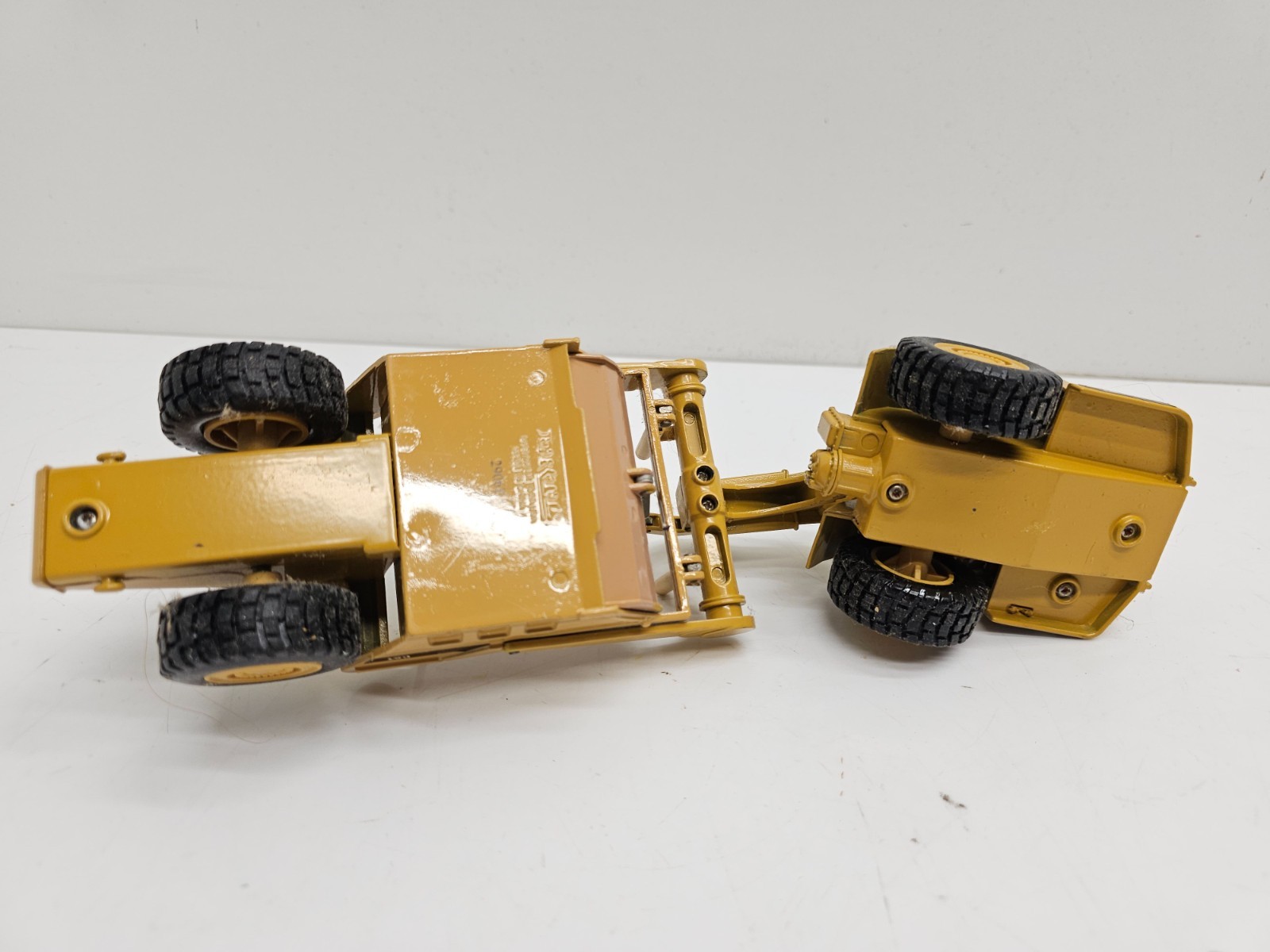Ertl CAT Caterpillar Toy Scraper 631E Diecast Yellow 11.5 In Vintage 1:50